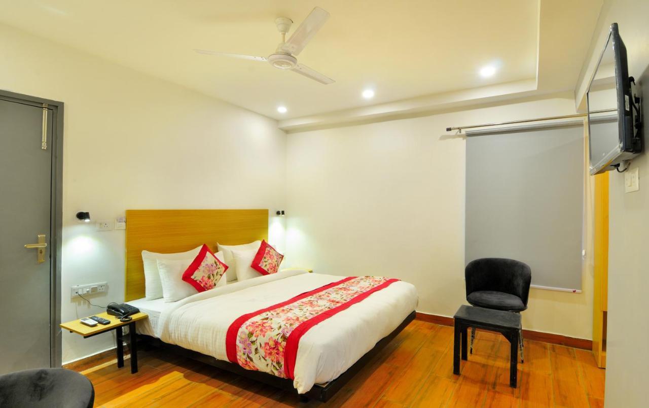 Hotel The Red York Ghaziabad Exterior foto