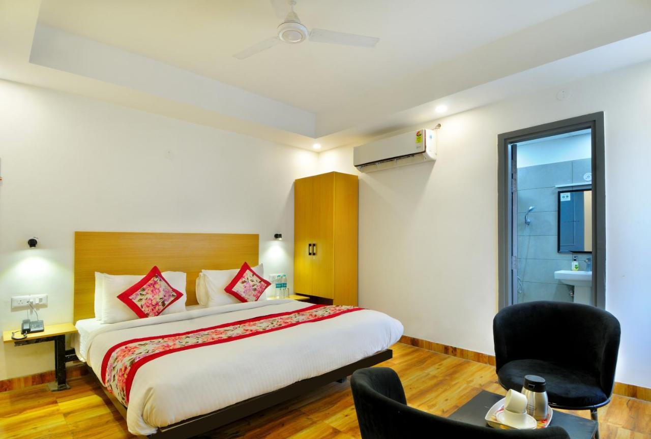 Hotel The Red York Ghaziabad Exterior foto