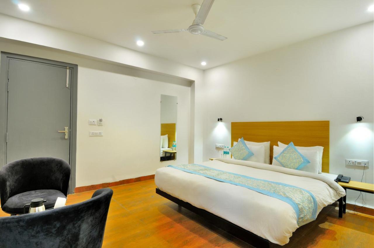 Hotel The Red York Ghaziabad Exterior foto